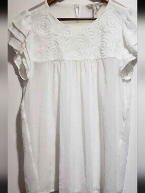 BCBGeneration White V-Neck Textured Top